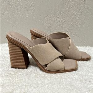 Marc Fisher LTD Women's Size 5.5 Barli Block Heeled Sandal Mules Light Natural